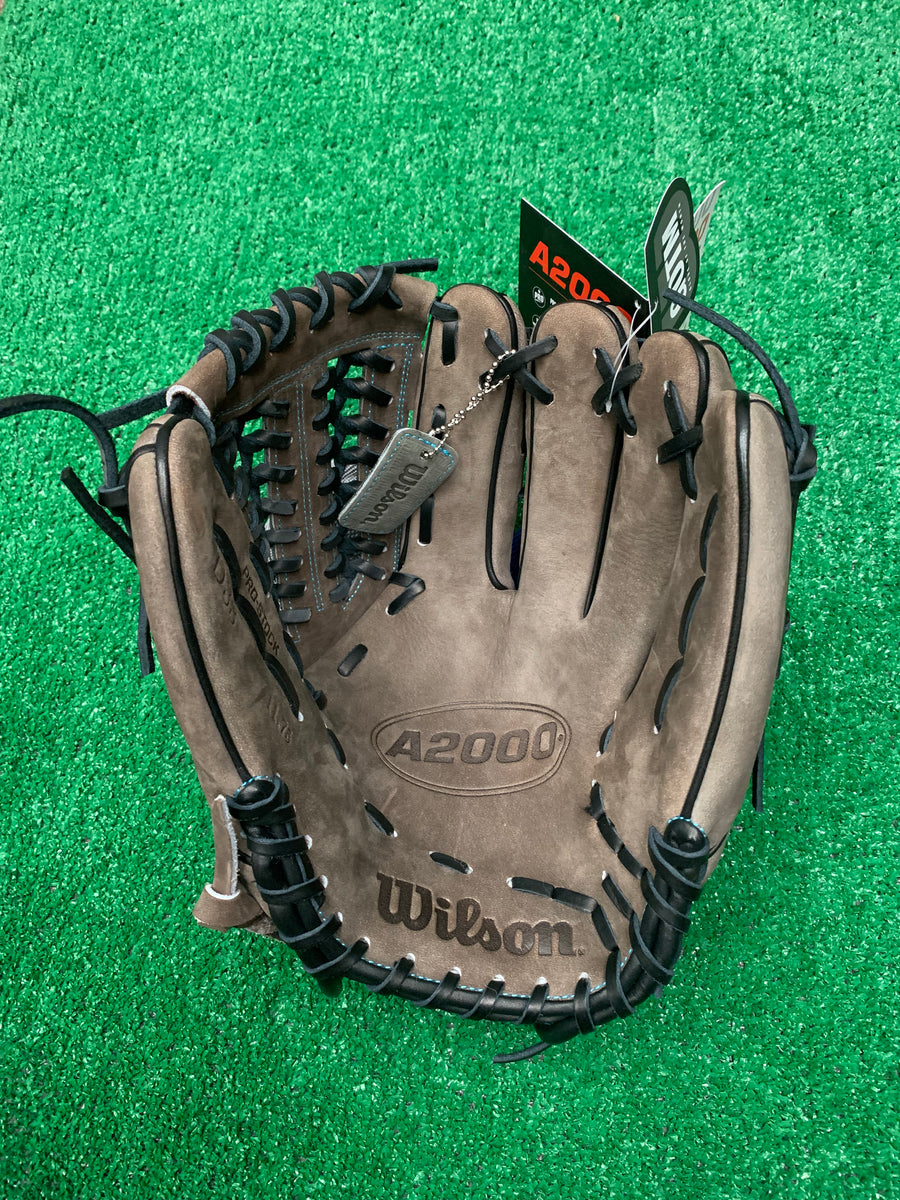 2023 WILSON A2000 D33 GLOVE 11.75 GLOVE GOTM JAN COAL BUFFED - Sportwheels  Sports Excellence