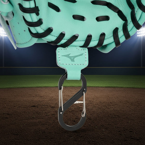 Close-up of the pull/attach feature on the Mizuno Prime Elite X GPEXF-60 12.5" Fastpitch Glove
