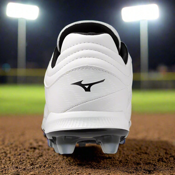 Rear view of the Mizuno Pro FP Low Women’s TPU Softball Cleat