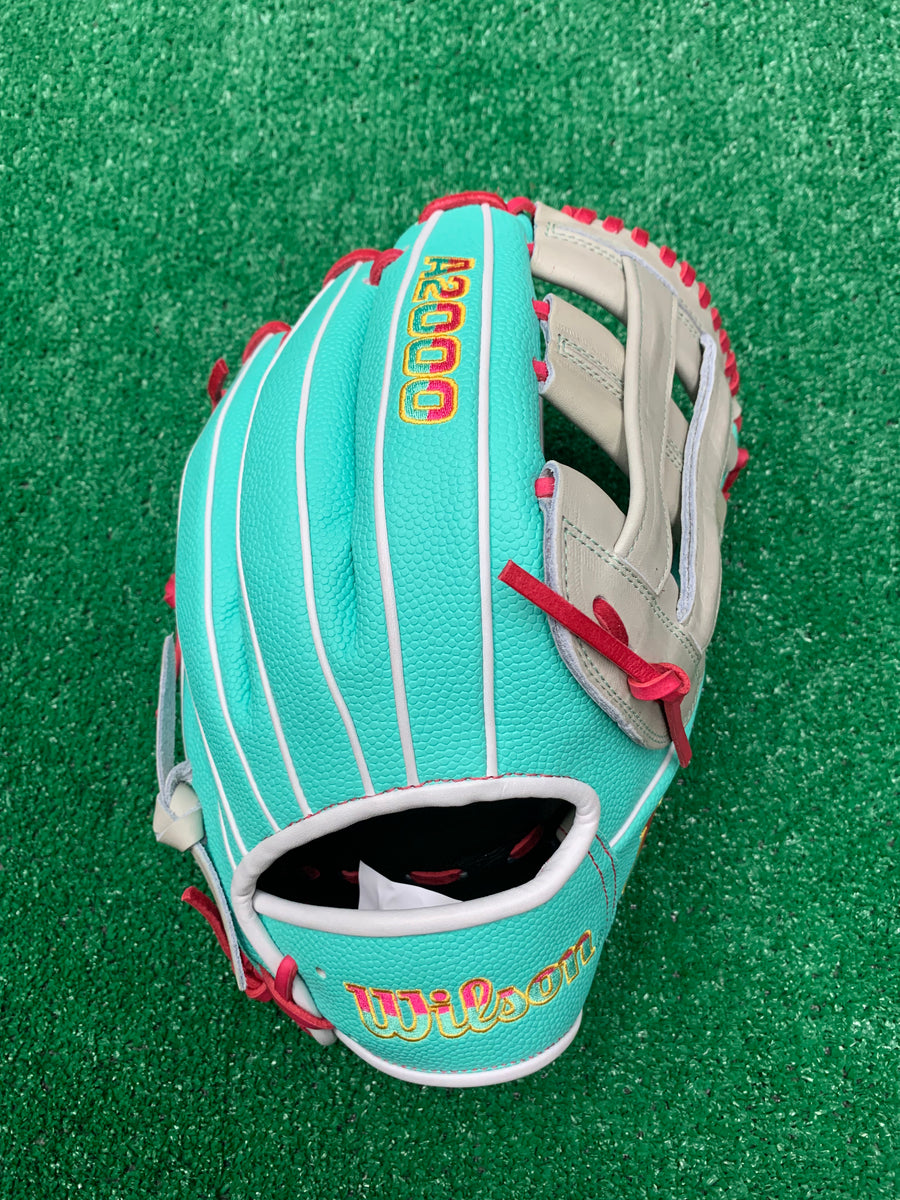 WILSON GLOVE OF THE MONTH SEPTEMBER 2023 - WILSON A2000® JC9 JAKE  CRONENWORTH 12 BASEBALL GLOVE| Red Stitch Sports