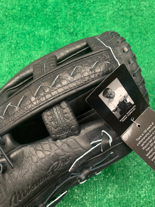 Close-up of the web of the Mizuno Pro Limited Original GMP55 Zilla 12.5" Baseball Glove
