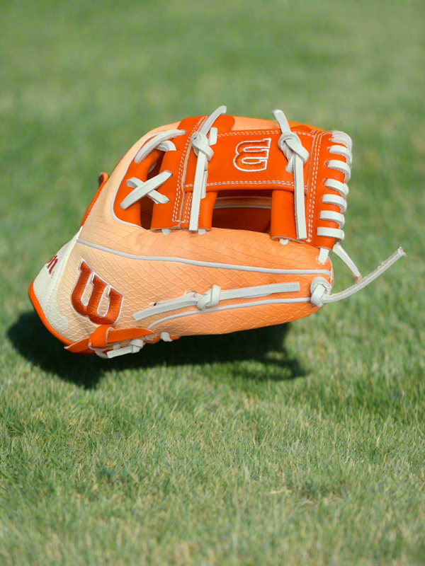 Wilson Custom A2000 1975SS 11.75" Baseball Glove - GOTM June 2025