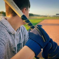 Player batting with the Warstic Workman3 Batting Glove "Navy"