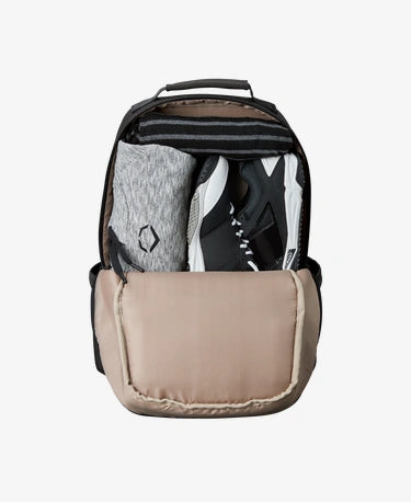 Display of the main compartment of the Evoshield Exec Backpack