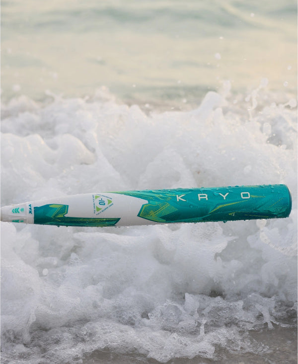 Close-up of the barrel of the 2026 Louisville Slugger KRYO -10 Fastpitch Bat