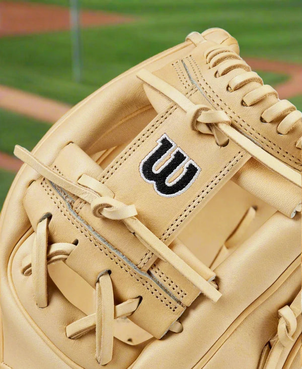 Close-up of the web on the Wilson A2000® Baseball Classics 11.75" 1975 Baseball Glove