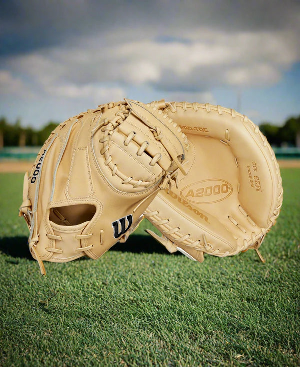 Wilson A2000® Baseball Classics 33.5" M23 Baseball Catcher's Mitt