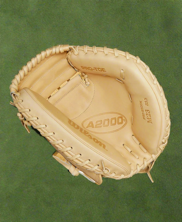Wilson A2000® Baseball Classics 33.5" M23 Baseball Catcher's Mitt