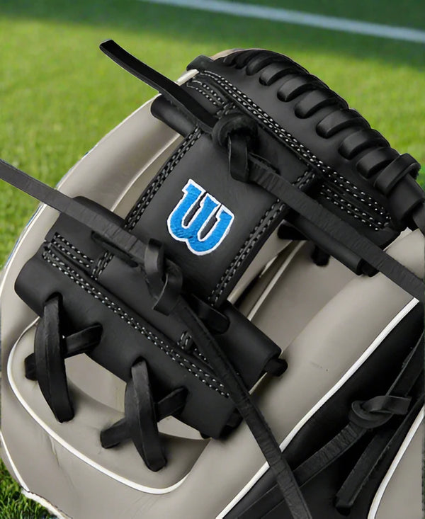 Close-up of the web on the Wilson A900® PF1125 Pedroia Fit™ 11.25" Baseball Glove