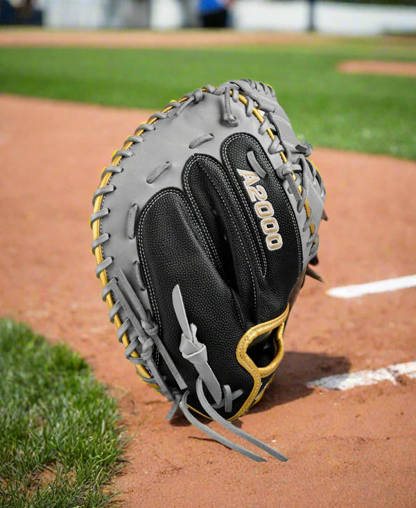 Wilson Spring 2025 A2000® FPCM23SS 34" Fastpitch Catcher's Mitt