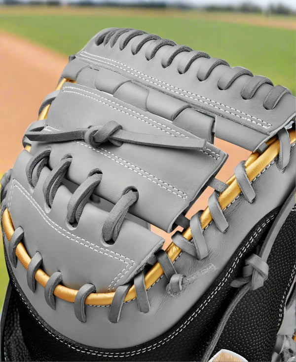 Close-up of the web on the Wilson Spring 2025 A2000® FPCM23SS 34" Fastpitch Catcher's Mitt
