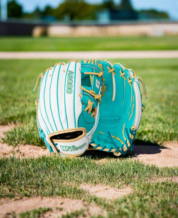 Wilson Summer 2025 A2000® H12SS 12" Fastpitch Gloves