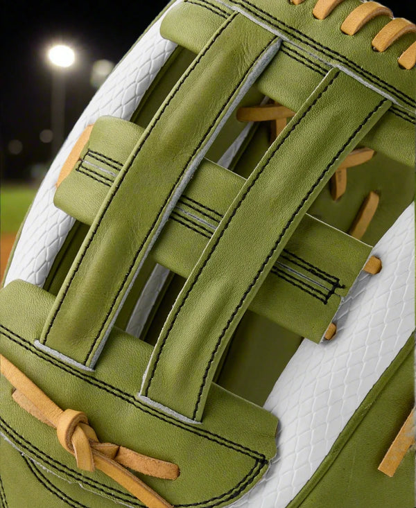 Close-up of the web on the Wilson Summer 2025 A2000® HFP50SS 12.25" Fastpitch Glove