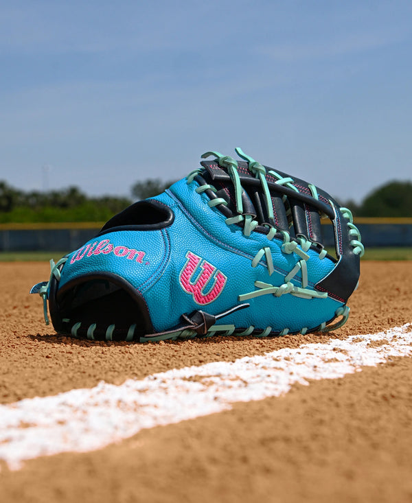 Wilson Fall 2025 A2000® 1677SS 12.5" Baseball First Base Mitt