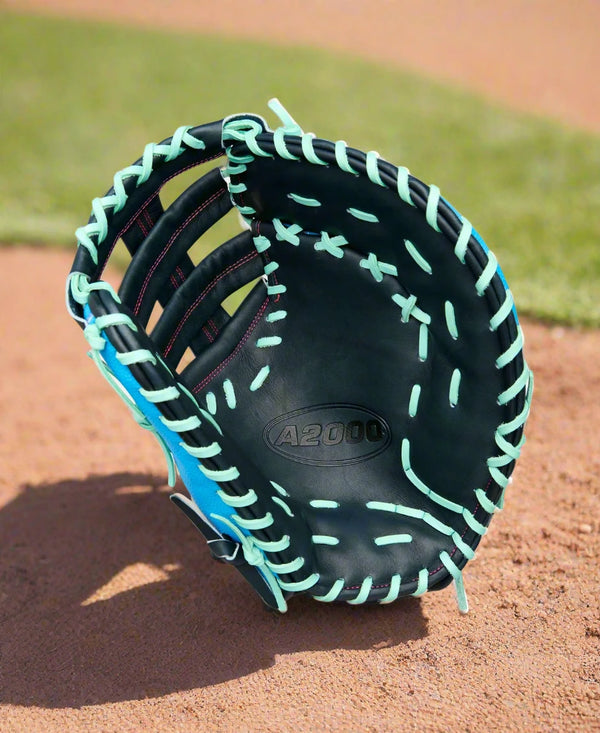 Wilson Fall 2025 A2000® 1677SS 12.5" Baseball First Base Mitt