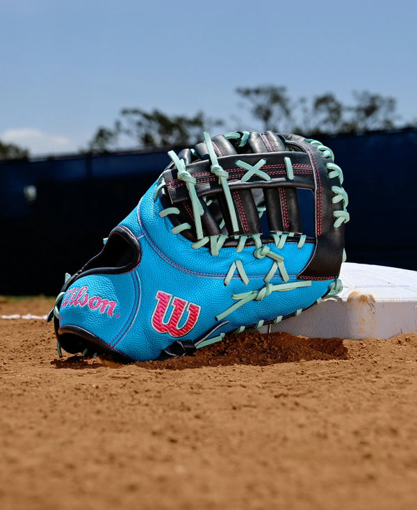 Wilson Fall 2025 A2000® 1677SS 12.5" Baseball First Base Mitt