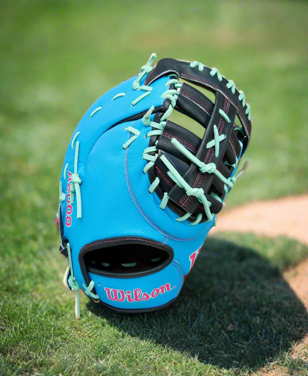 Wilson Fall 2025 A2000® 1677SS 12.5" Baseball First Base Mitt