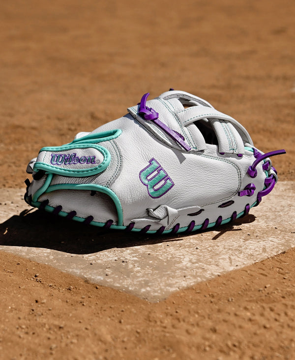 Wilson A500™ Siren™ 32" Youth Fastpitch Catchers Mitt