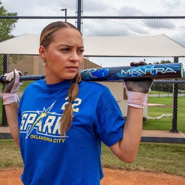 Pro fastpitch star Jayda Coleman preparing to bat with the 2026 Rawlings Mantra™ Fastpitch Bat