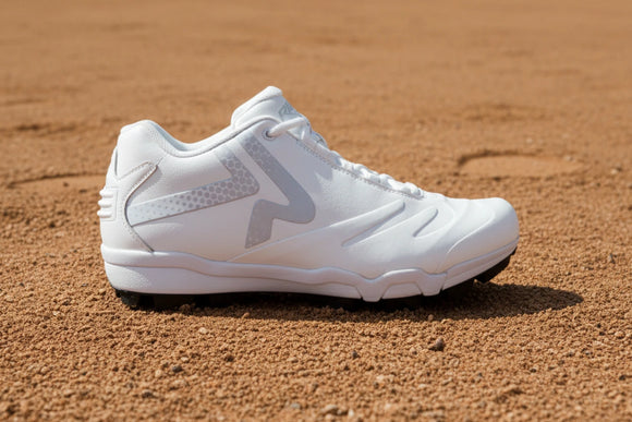 Ringor® Pro 2 Women's Molded Fastpitch Cleat - White