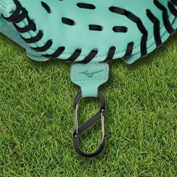 Close-up of the pull/attach feature on the Mizuno Prime Elite X GPEXF-60 12.5" Fastpitch Glove