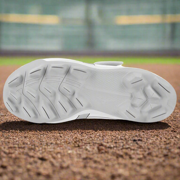 Sole of the Mizuno Cushionrevo Diamond Youth Molded Baseball Cleat - White/Black