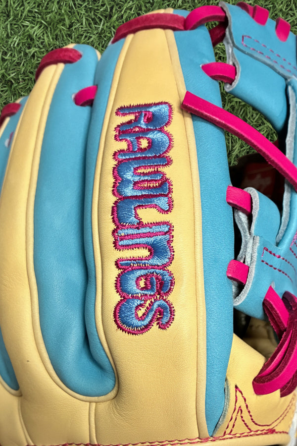 Close-up of the logo on the Rawlings Heart of the Hide PROR934-2CBE 11.5" Baseball Glove