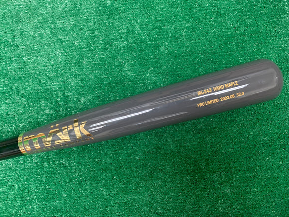 Barrel end of the Märk Lumber Company Pro Limited Series ML-243 Wood Baseball Bat