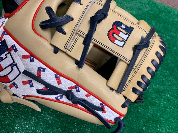 Close-up of webbing of the Wilson 2024 A2000 11.5" 1786 Texas Exclusive Baseball Glove