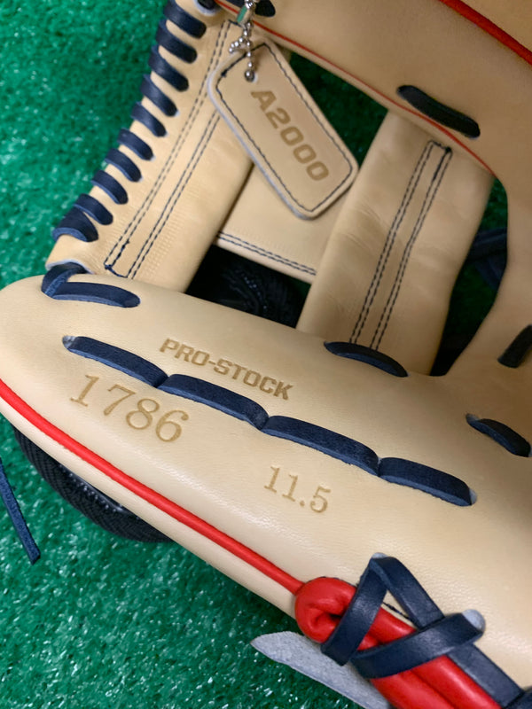 Specs imprinted inside the Wilson 2024 A2000 11.5" 1786 Texas Exclusive Baseball Glove