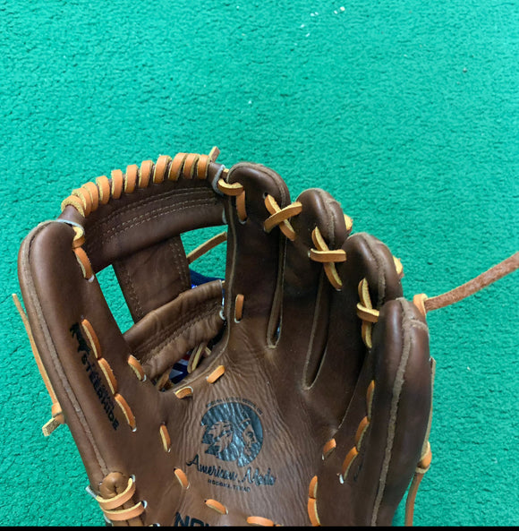 Nokona Youth Walnut™ 11.25" Baseball Glove (W-200I)