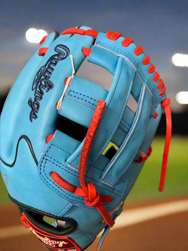 Close-up of the web on the Rawlings Heart of the Hide Triple S Sports Custom 11.75" PRO205W-6 Baseball G