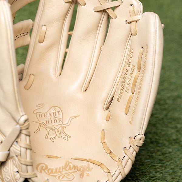 Close-up of the inside of the Rawlings Heart of the Hide PROR3039-6CCC 12.75" Baseball Glove