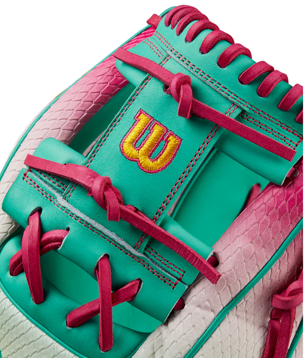 Close-up of the web of the Wilson Custom A2000 1975SS 11.75" Baseball Glove - GOTM September 2024