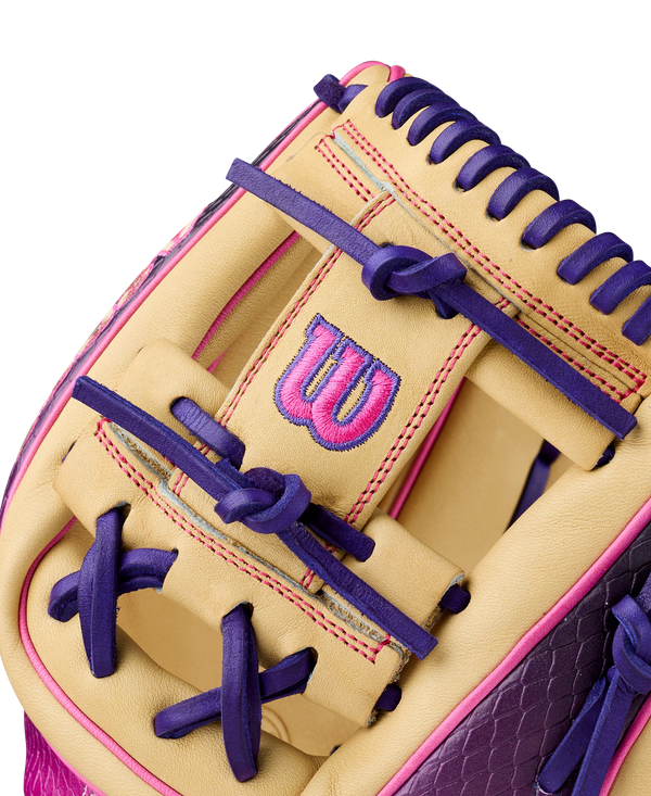 Close-up of the web on the Wilson 2027 A2000® 1720SS 11.5" Baseball Glove