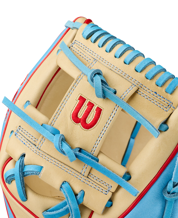 Close-up of the web on the Wilson 2027 A2K® 1786 11.5" Baseball Glove - Blonde/Sky Blue