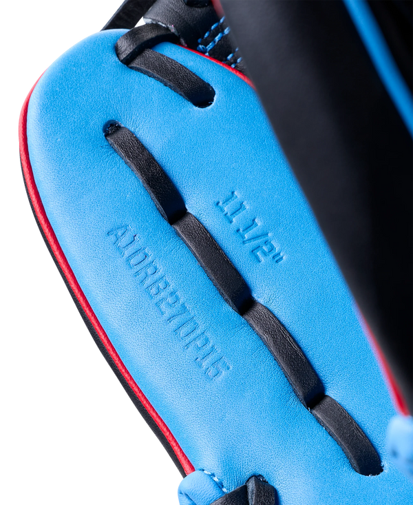 Close-up of the inside of the Wilson 2027 A1000® DP15 11.5" Baseball Glove