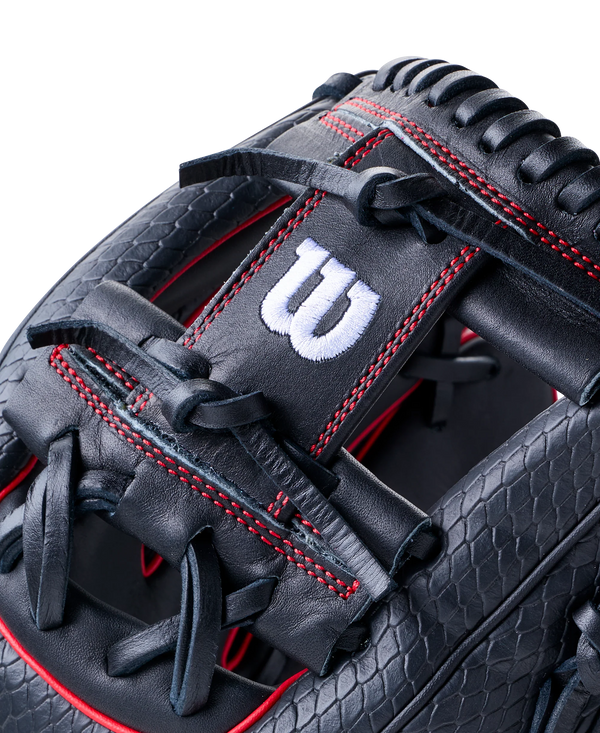 Close-up of the web on the Wilson 2027 A1000® 1975 11.75" Baseball Glove