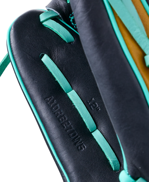 Close-up of the inside of the Wilson 2027 A1000® DW5 12" Baseball Glove