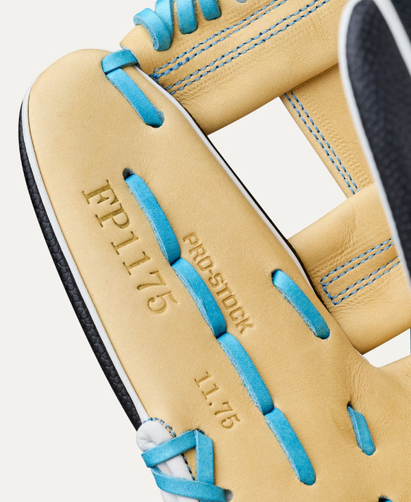 Close-up of the inside of the Wilson 2027 A2000® FP1175SS 11.75" Fastpitch Glove
