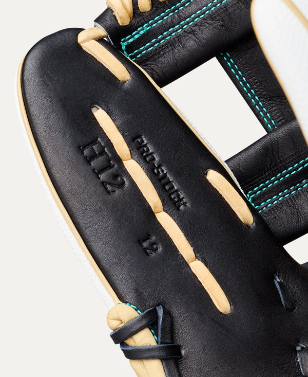 Close-up of the inside of the Wilson 2027 A2000® H12SS 12 " Fastpitch Glove