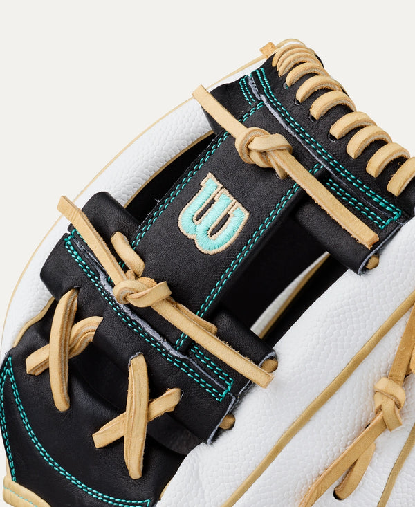 Close-up of the web on the Wilson 2027 A2000® H12SS 12 " Fastpitch Glove