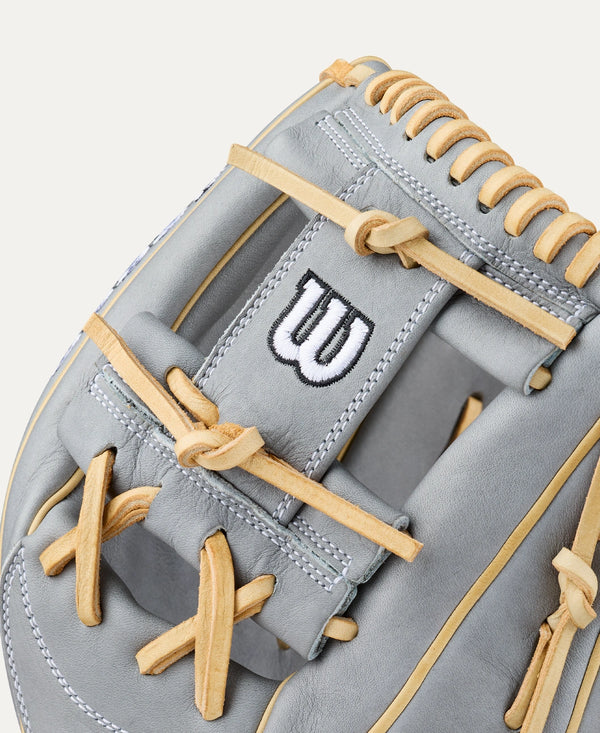 Close-up of the web on the Wilson 2027 A2000® H12 12" Fastpitch Glove