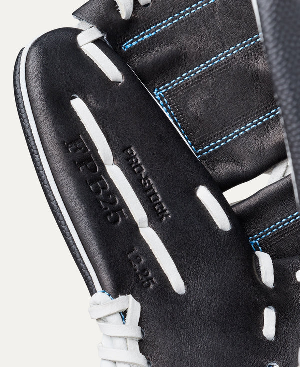 Close-up of the inside of the Wilson 2027 A2000® FPB25SS 12.25" Fastpitch Glove