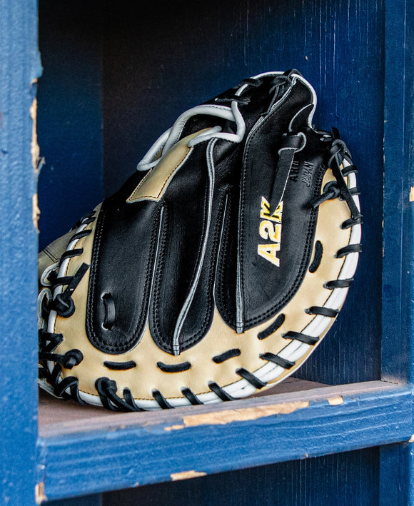 Wilson 2027 A2K® 1734 34" Baseball Catcher's Mitt