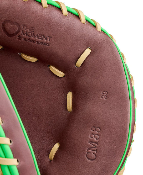 Close-up of the inside of the Wilson A1000™ Dubai CM33SS Special Make-up 33" Baseball Catcher's Mitt