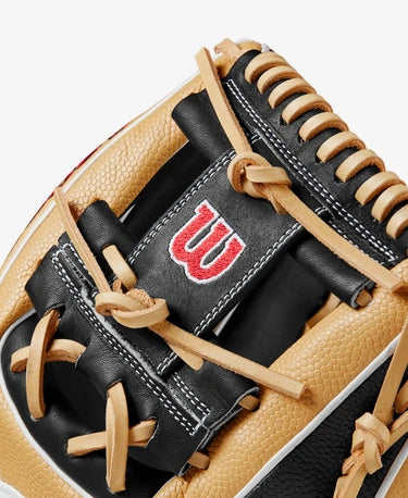Close-up of webbing of the Wilson A2000 11.5" DP15SS Baseball Glove