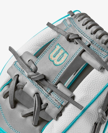 Close-up of the webbing of the Wilson A2000 11.75" H75SS Fastpitch Glove
