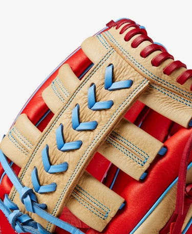 Close-up of the web of the Wilson A1000 12.25" 1892 PF Baseball Glove
