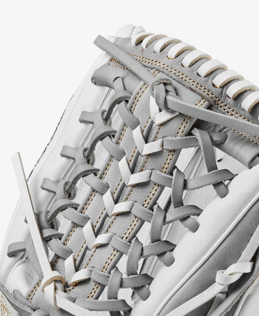 Close-up of the web of the Wilson A1000 12.5" T125 Fastpitch Glove